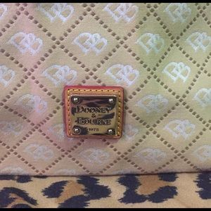 Dooney & Bourke