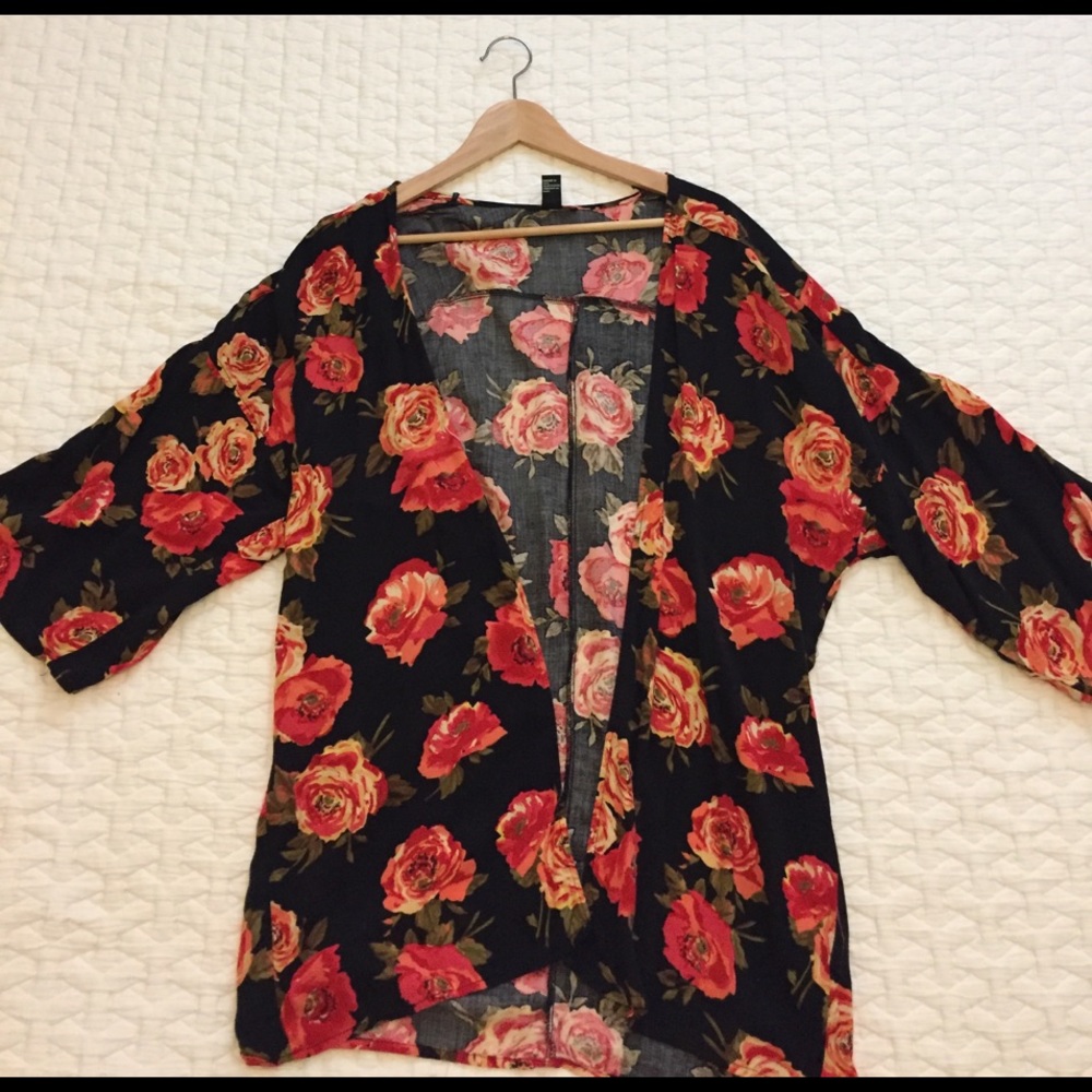 Rose print kimono robe