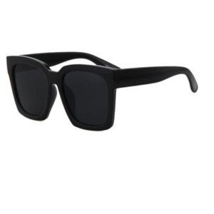 Chic Black Quadrate Sunglasses For Women - Black
