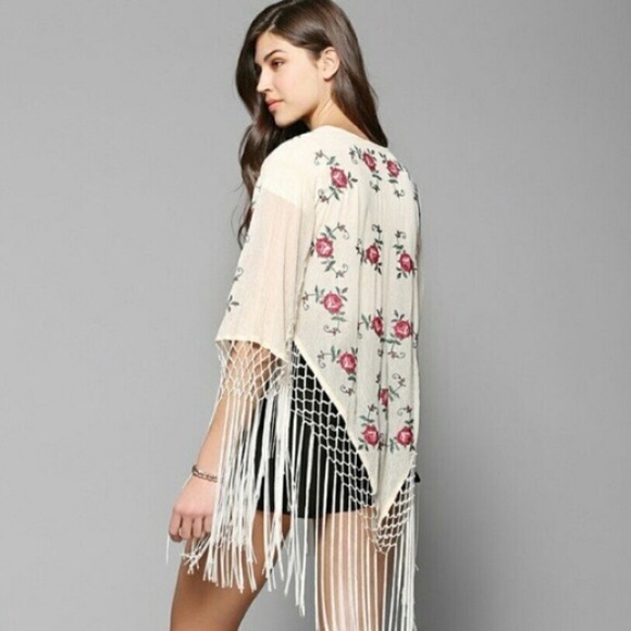 NWT urban outfitters floral festival kimono 🌼 - Picture 1 of 3