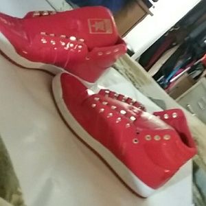 Men's Red basketball shoes