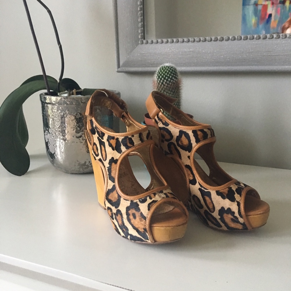 Wedge leopard calf hair sandals