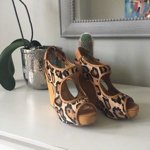 Wedge leopard calf hair sandals