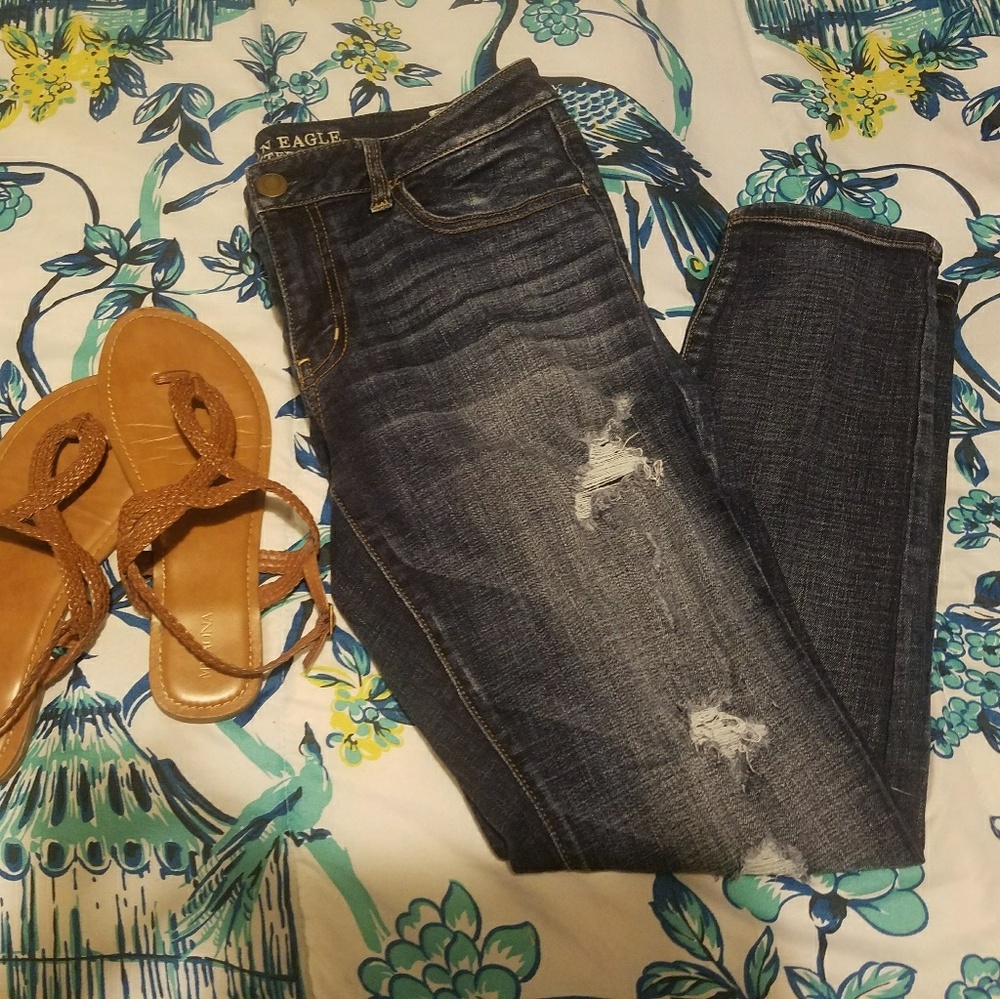 American Eagle Super Stretch Distressed Jegging