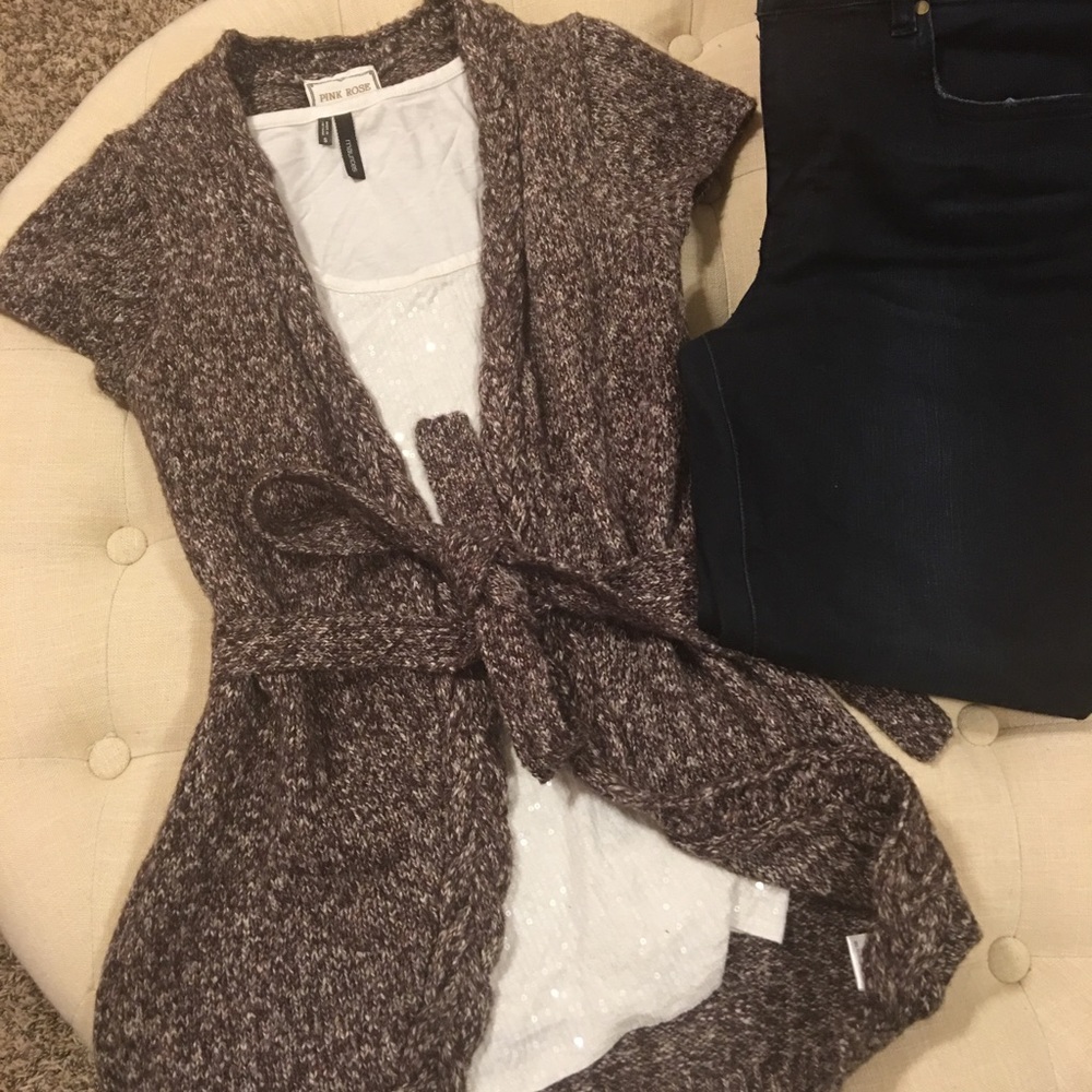 Short sleeve tie front cardi