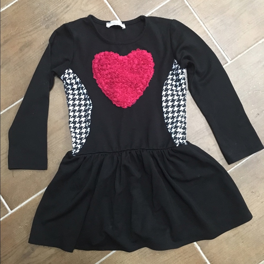Cute heart dress size 5