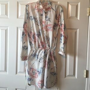 Gap dress/tunic with flower print.