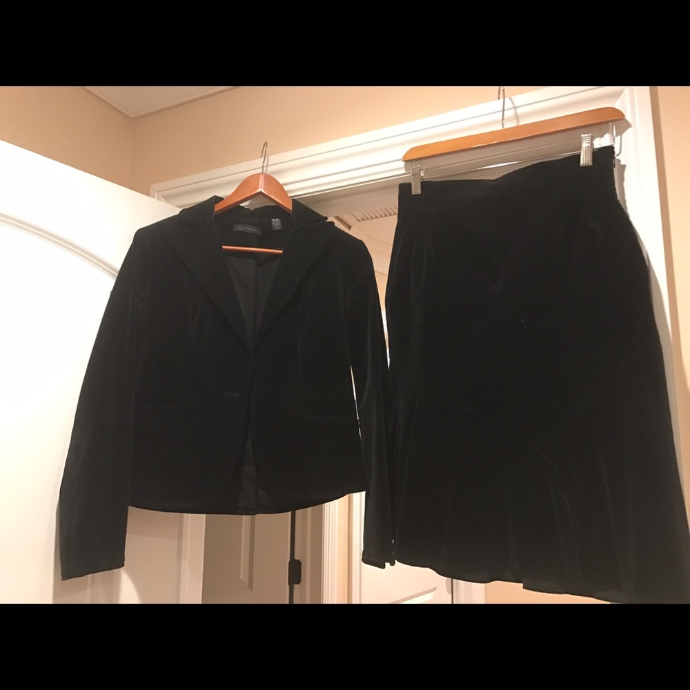 Context black suit