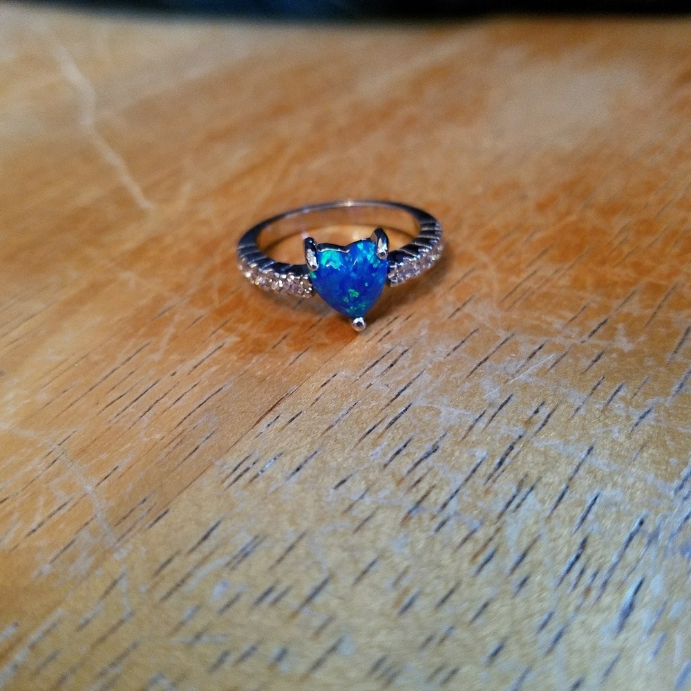 🌟Reduced!🌟 Blue/Green Gemstone Ring