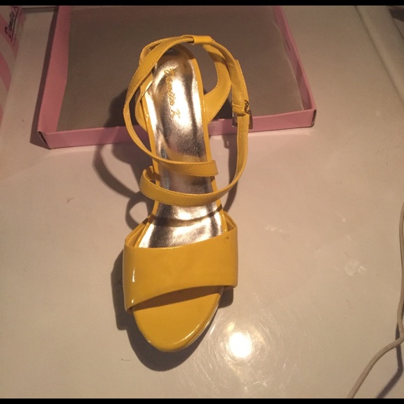 Heels - Picture 1 of 3