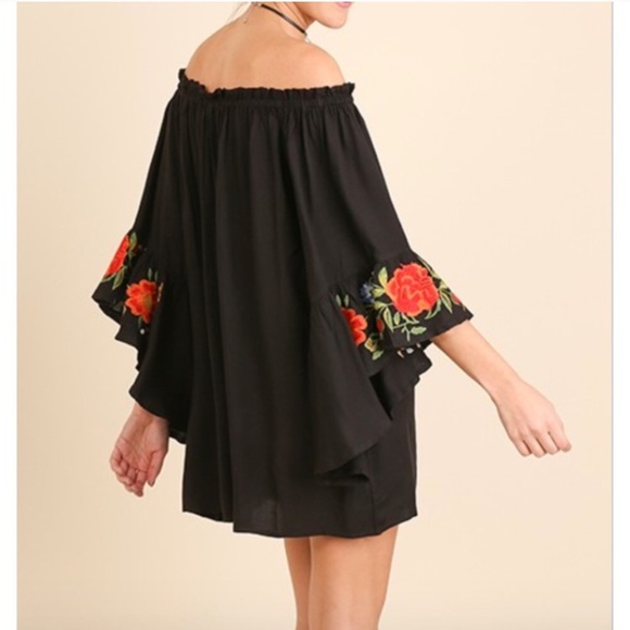 NEW 🌺 Arrival beautiful off the shoulder dress - Picture 3 of 4