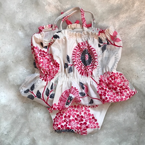 babyGap swim suit - Picture 3 of 3