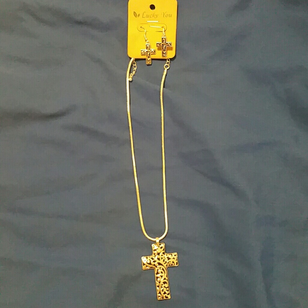 Necklace and earnings set