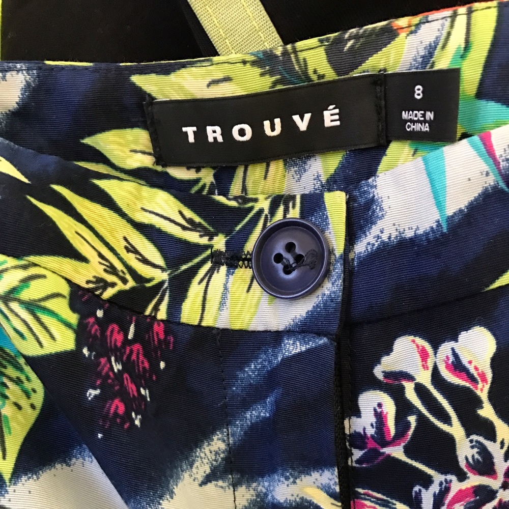 Troupe Shorts - Picture 3 of 3