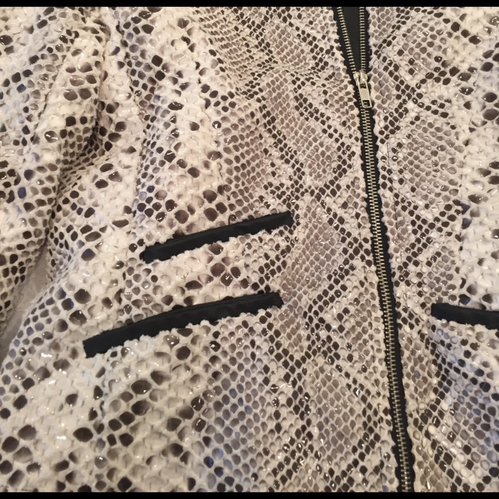 Snake skin blazer - Picture 2 of 3