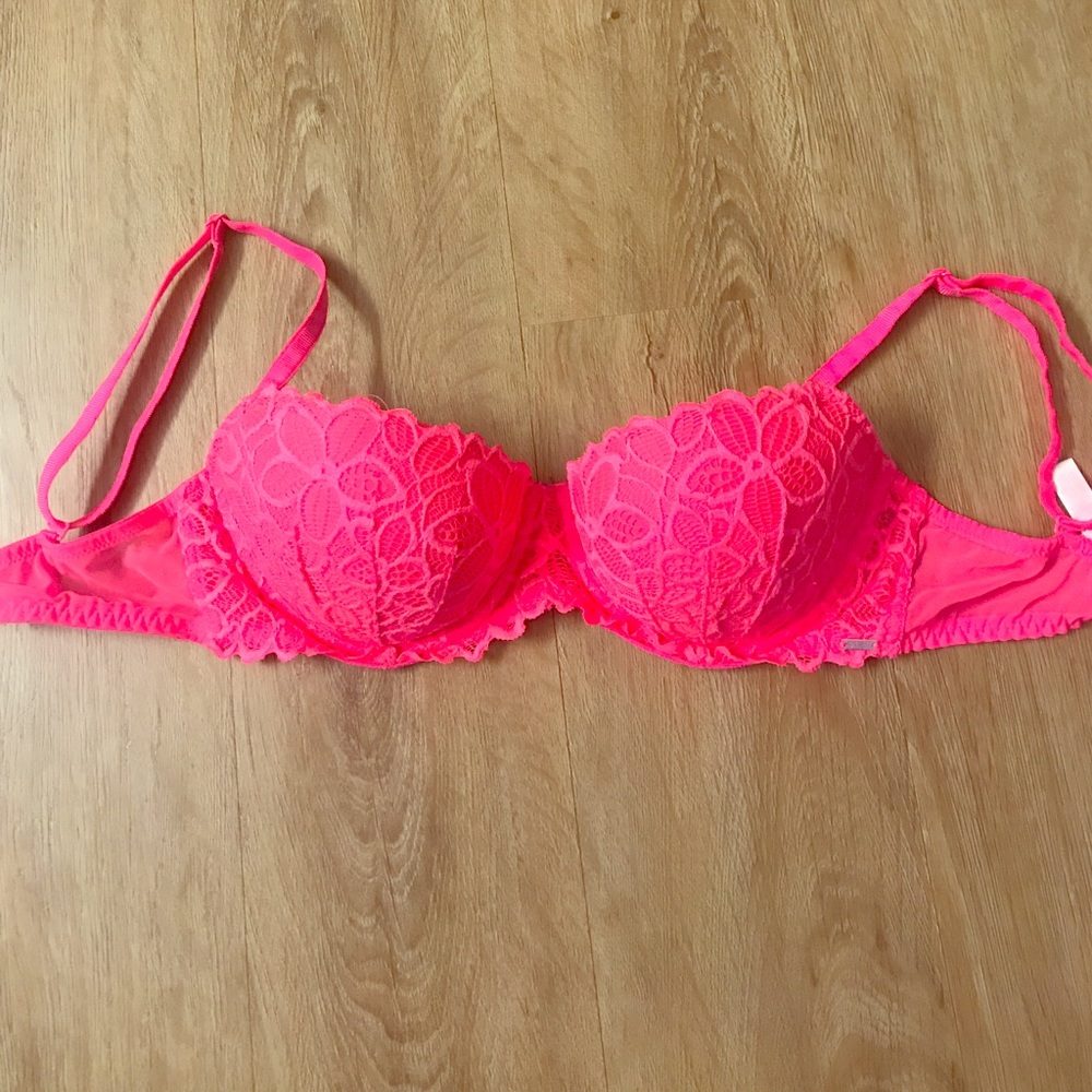 PINK Victoria's Secret bra
