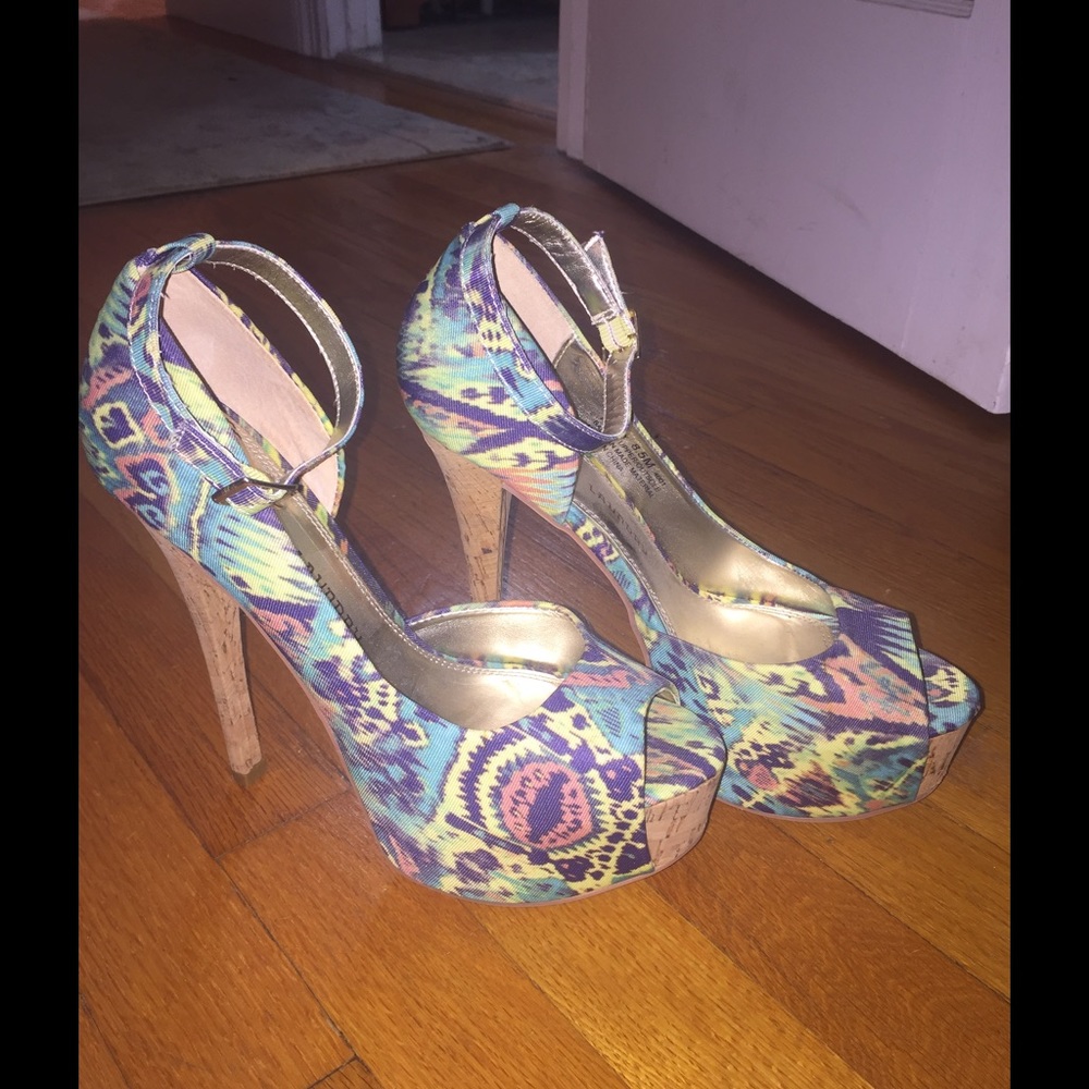 Chinese Laundry Aztec Print Pumps