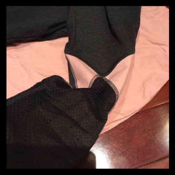 Vs pink leggings and top - Picture 2 of 3