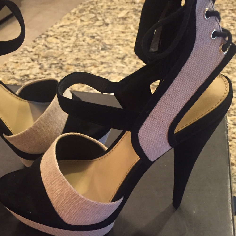 Shoes - Picture 2 of 8