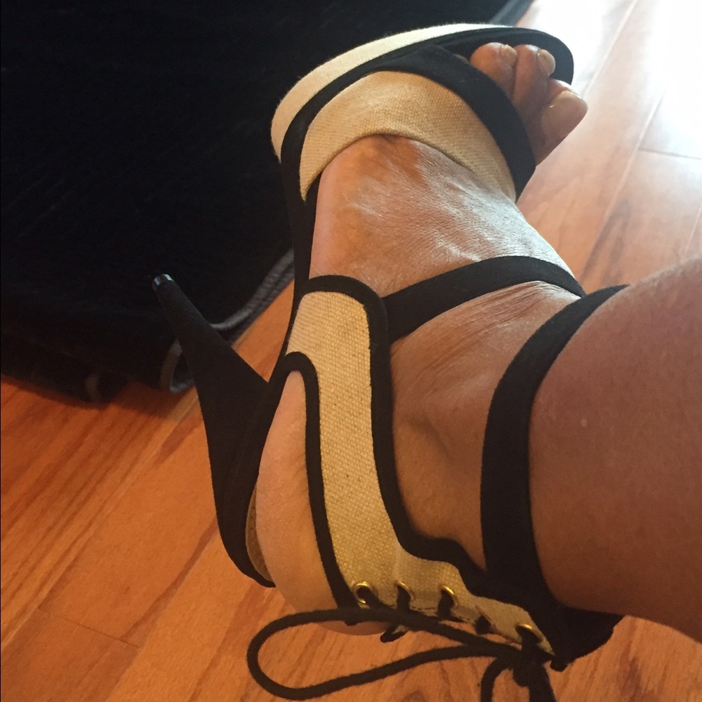 Shoes - Picture 7 of 8