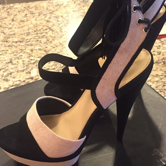 Shoes - Picture 4 of 8