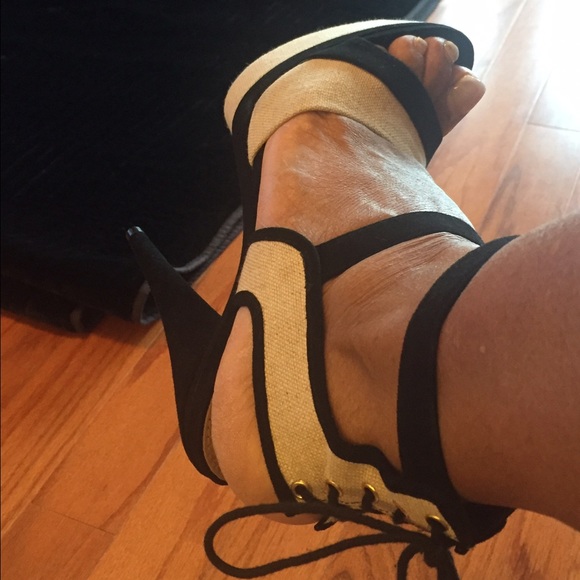 Shoes - Picture 7 of 8