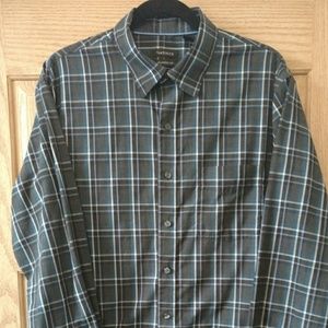 L VanHeusen Button Down shirt