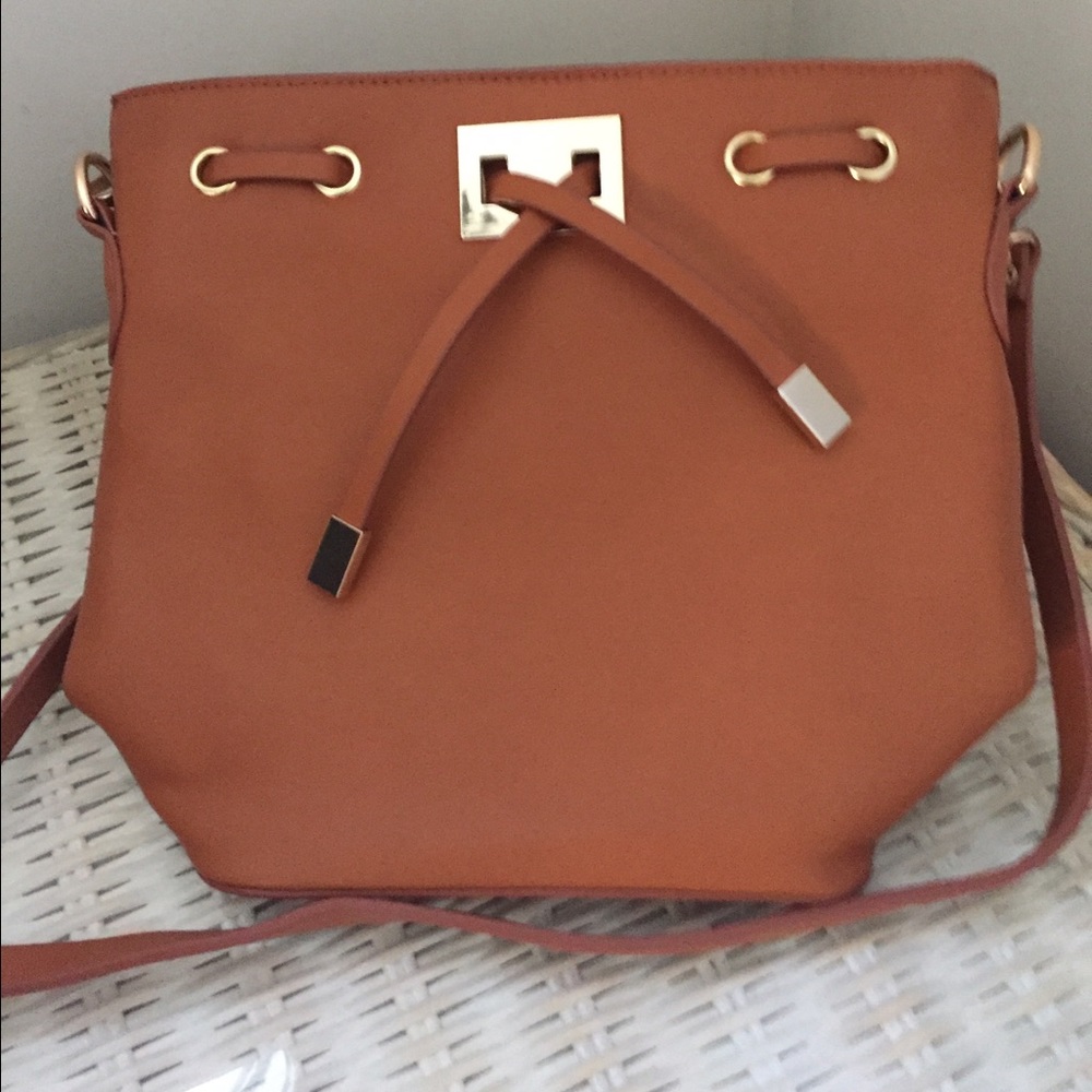 Camel EAM Forever crossbody & Polkadot scarf shawl - Picture 2 of 5