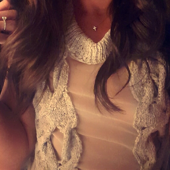 Gracia Tops - Sheer sexy sleeves top