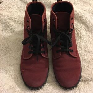 Dr. Martens burgundy shoreditch