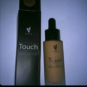 Younique mineral touch foundation in velvet