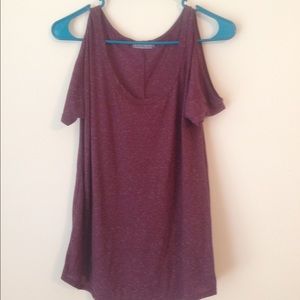 Shoulder cut-out tee