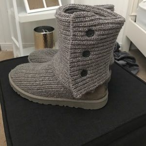 Authentic knit grey uggs