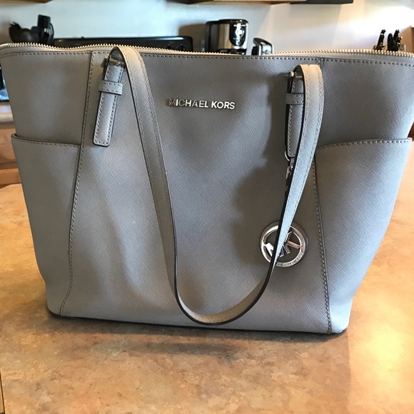 Michael Kors gray purse - Picture 1 of 4