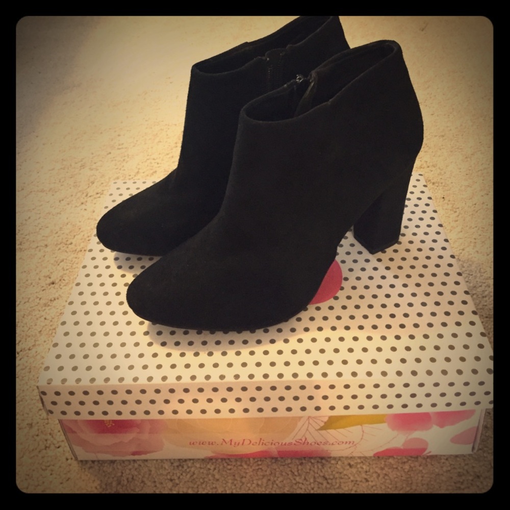 Black ankle booties