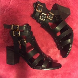 Bcbg gladiator buckled sandals