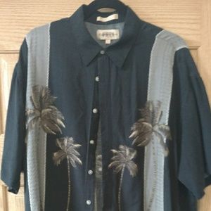 XL short sleeve button