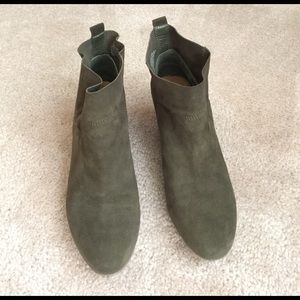 Steve Madden HARBER bootie.