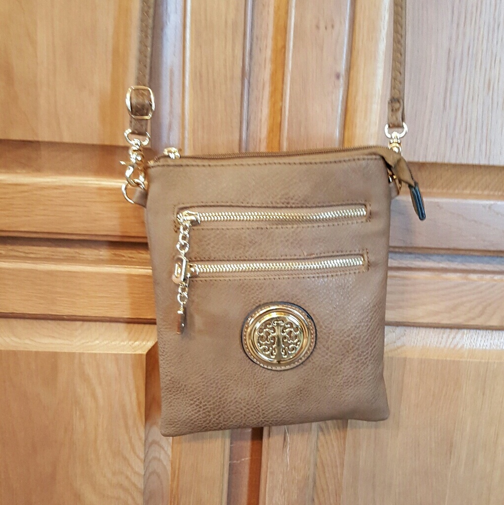 MKF Cross body purse