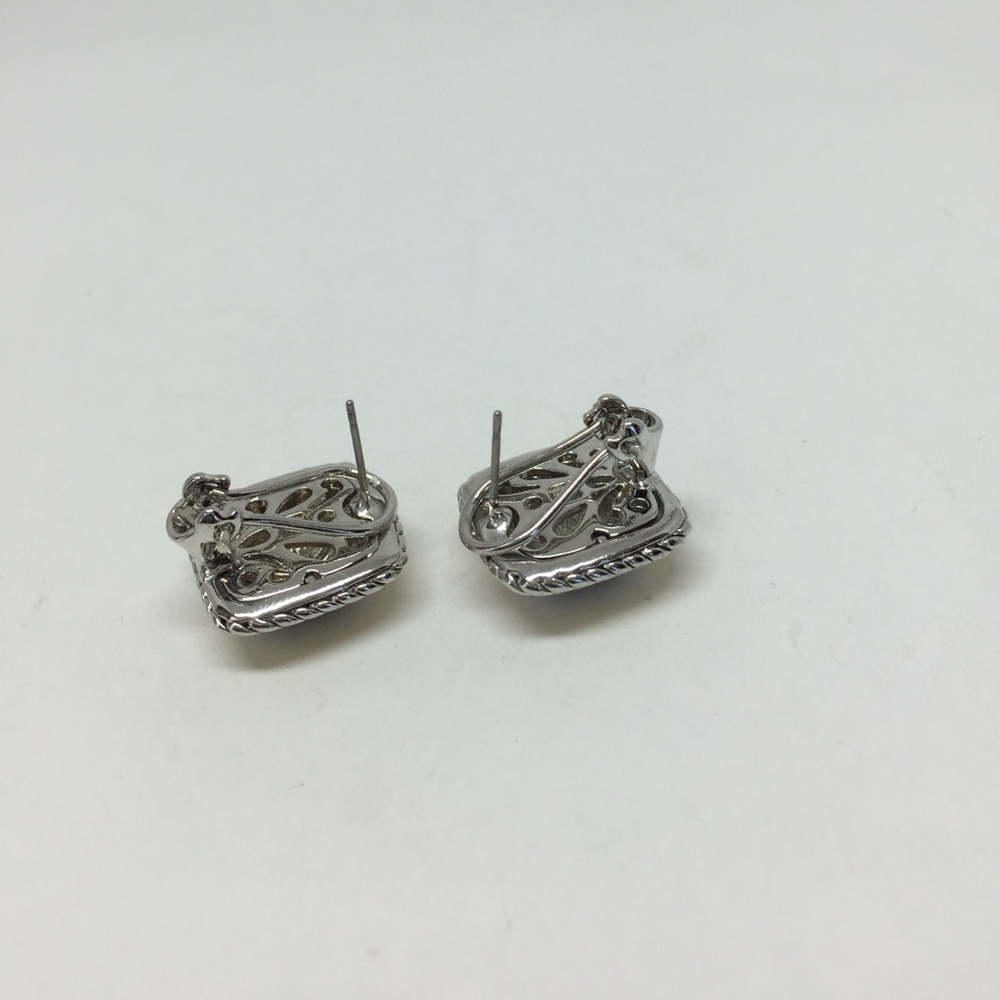 Two-Tone Post Earring - Picture 5 of 7