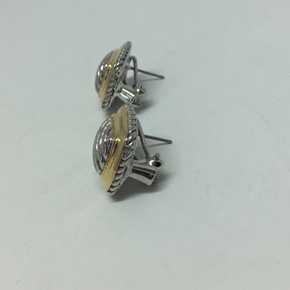 Two-Tone Post Earring - Picture 7 of 7