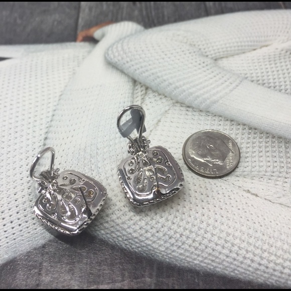 Two-Tone Post Earring - Picture 6 of 7