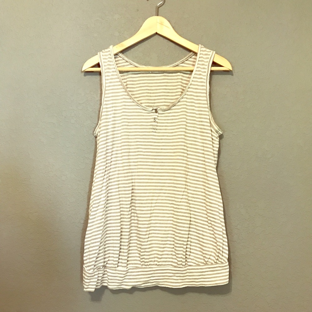 Old navy maternity top