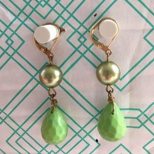Elegant green and gold dangle earrings
