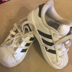 Toddler GIrls or Boys Adiddas Sneaker