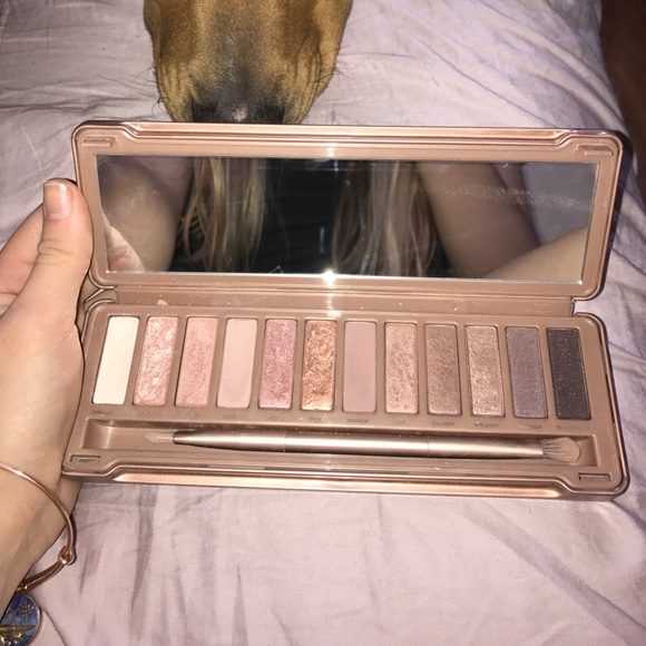 Eye shadow - Picture 2 of 2