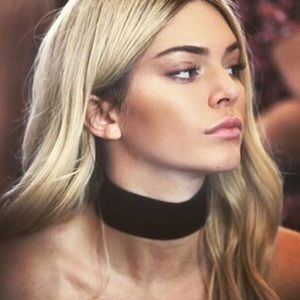 Wide Black Velvet Choker - Get the Look!