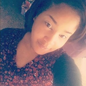 Meet your Posher, Candace