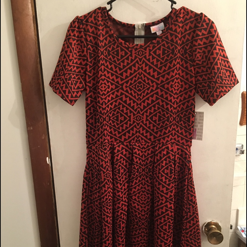 New with tags LulaRoe Amelia size medium