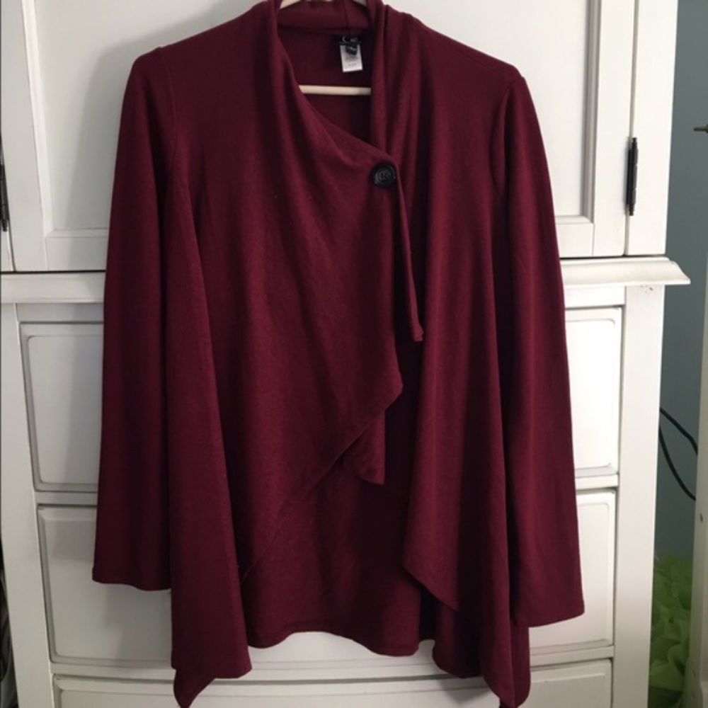 Cable and Gauge maroon sweater